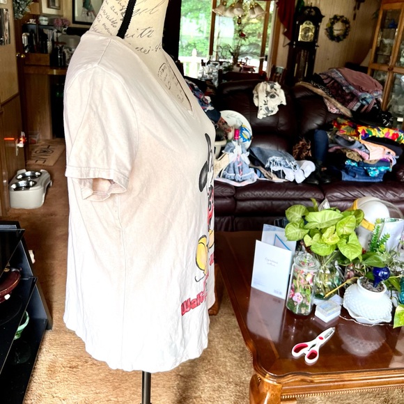 Woman’s Walt Disney World Micky Mouse tee shirt - Picture 10 of 16